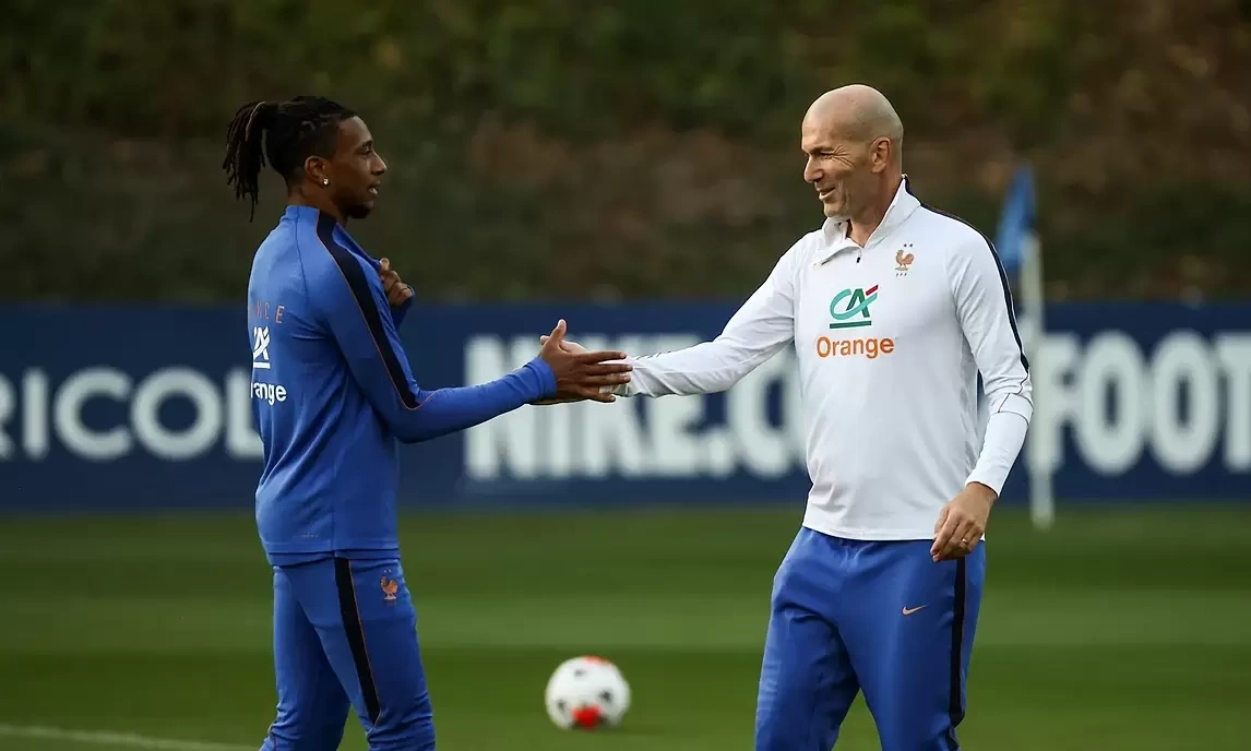 French player amazed by zidane's skill in his 50s