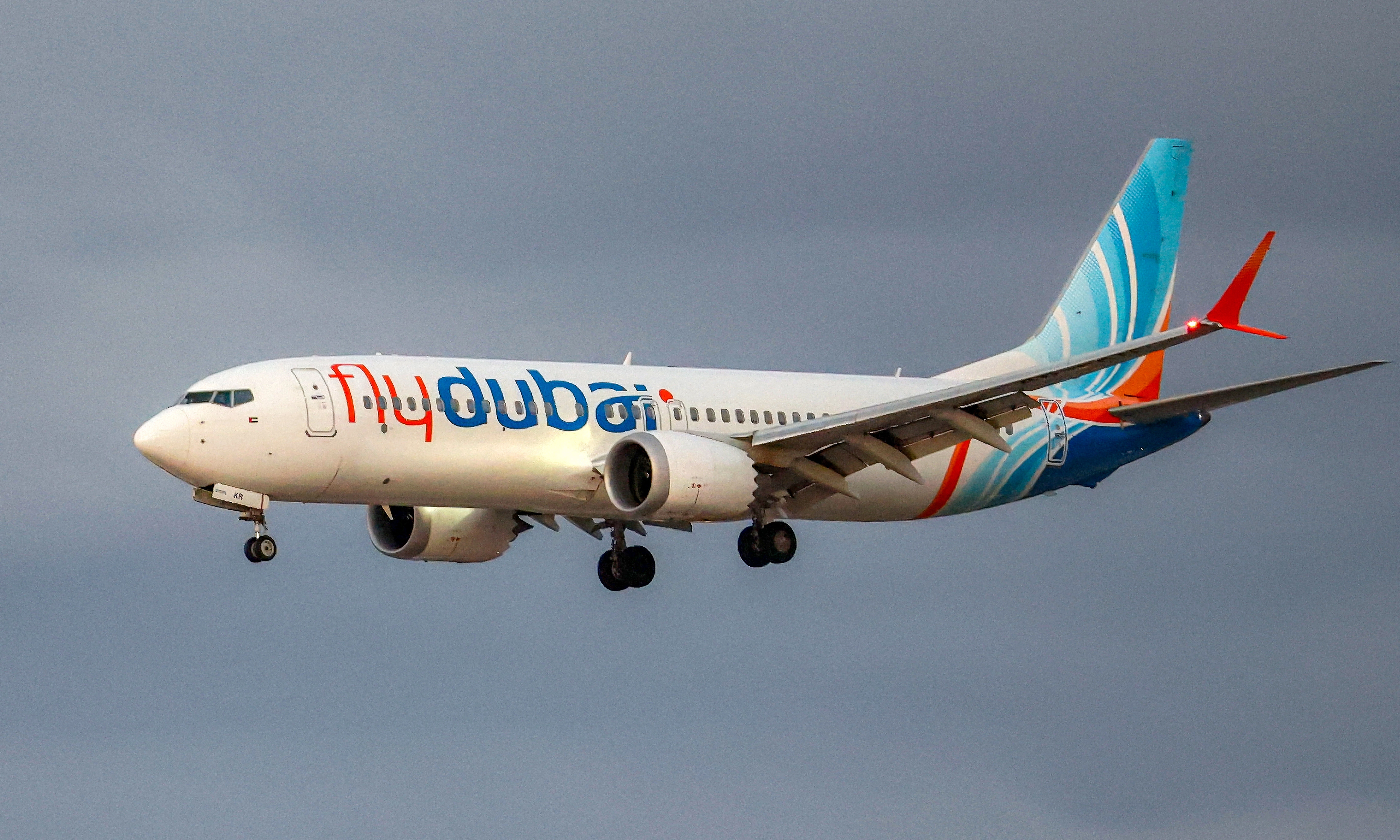 Terrifying dive pushes flydubai plane to near-supersonic speeds