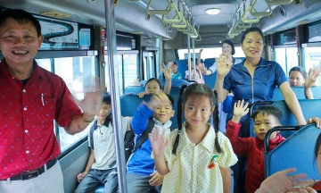 Nghe An mandates return of 127 students after three-week absence