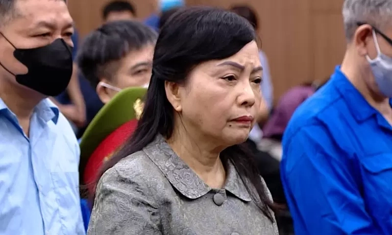 Former minister Kim Tien and eight others make additional restitution payments before court verdict