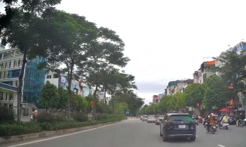 Hanoi to trim median, widen O Cho Dua road