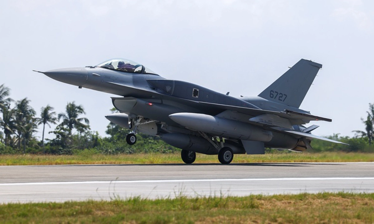 Taiwan receives world's most modern F-16 fighter jets