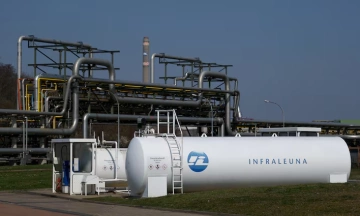 US presses France, Germany to tap emergency diesel reserves