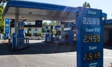 Europe criticizes US threat to ban diesel exports
