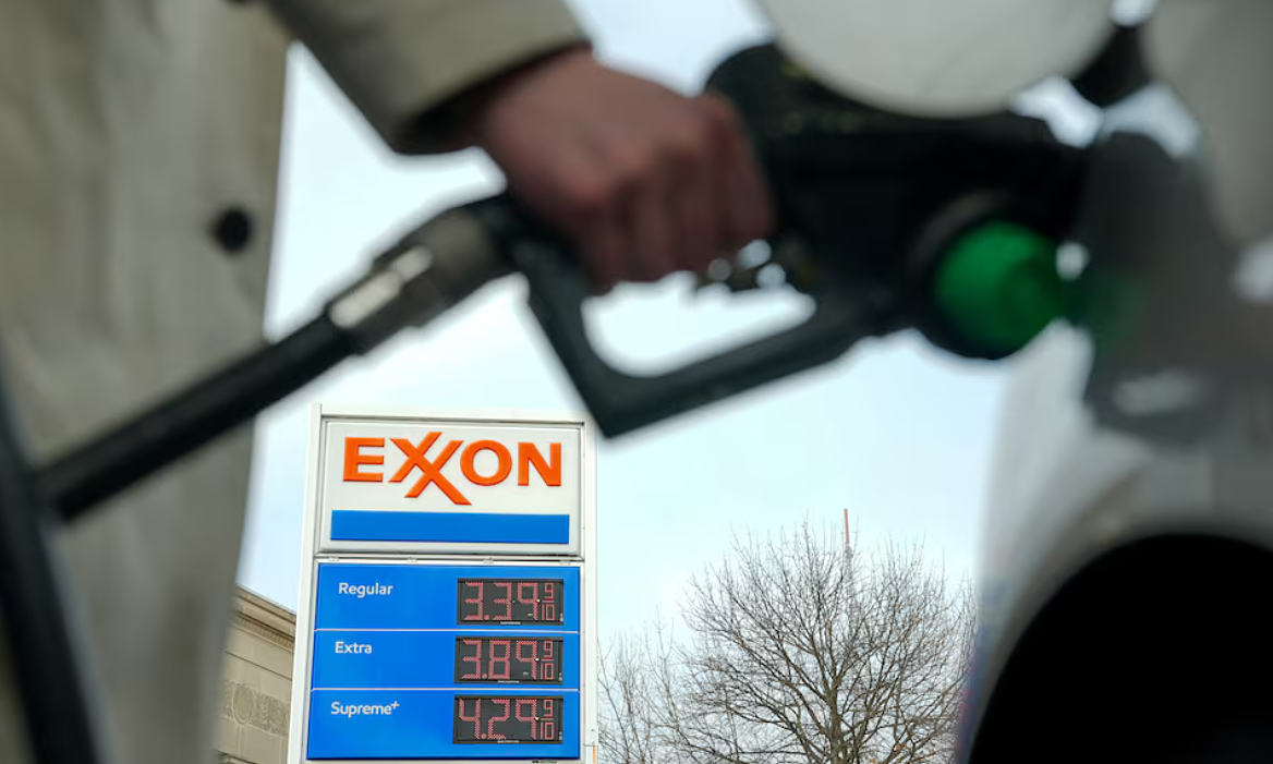 How countries manage retail gasoline and diesel prices