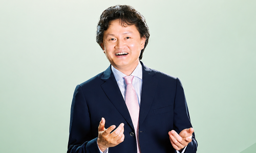 Vietcombank deputy general director requests early retirement