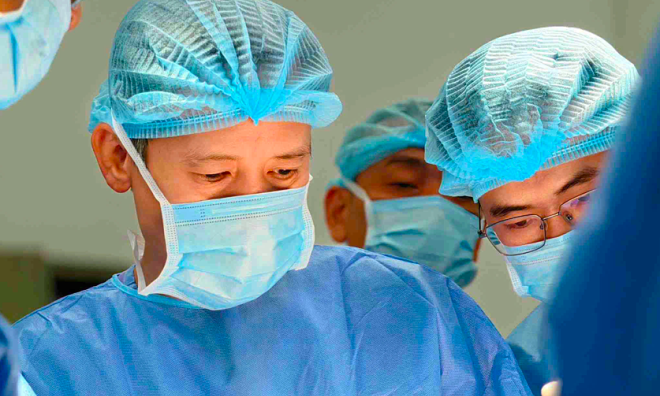 Viet Duc Hospital performs first robot-assisted knee replacement