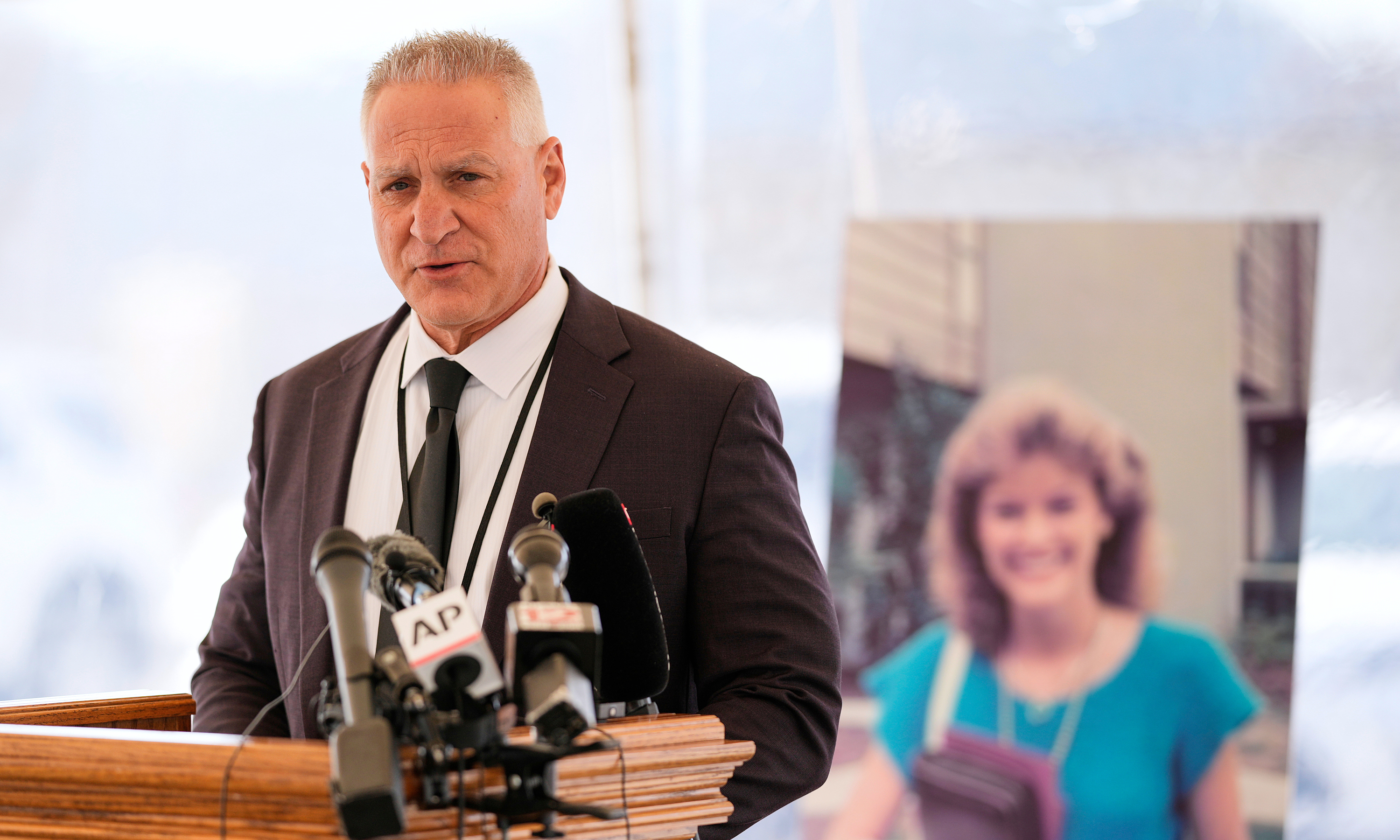 Tennessee prison system leader resigns after failed execution