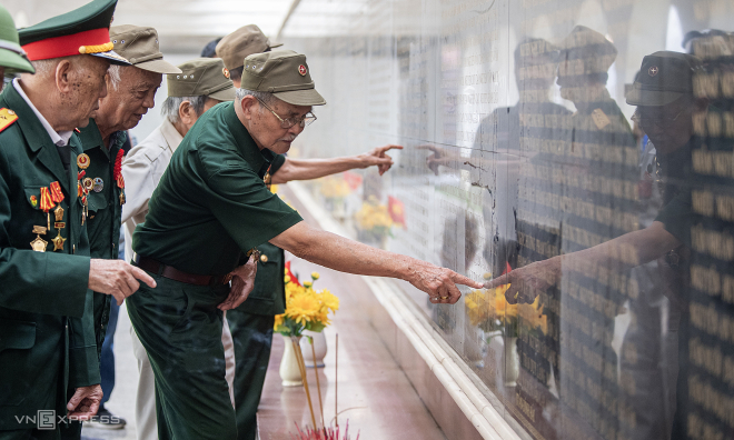 Proposal for workers to observe war invalids and martyrs' day as a holiday