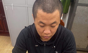Leader in 'portable speaker debt collection' case surrenders