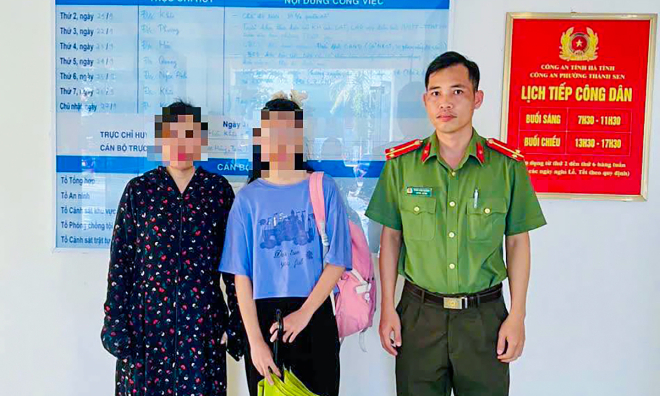Driver Takes 14-Year-Old Girl to Police After Discovering Online 'Boyfriend' Danger