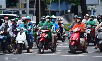 Ride-hailing drivers struggle after accidents due to lack of social safety net