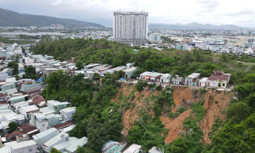 Gia Lai requests relocation of hundreds of residents from landslide risk area