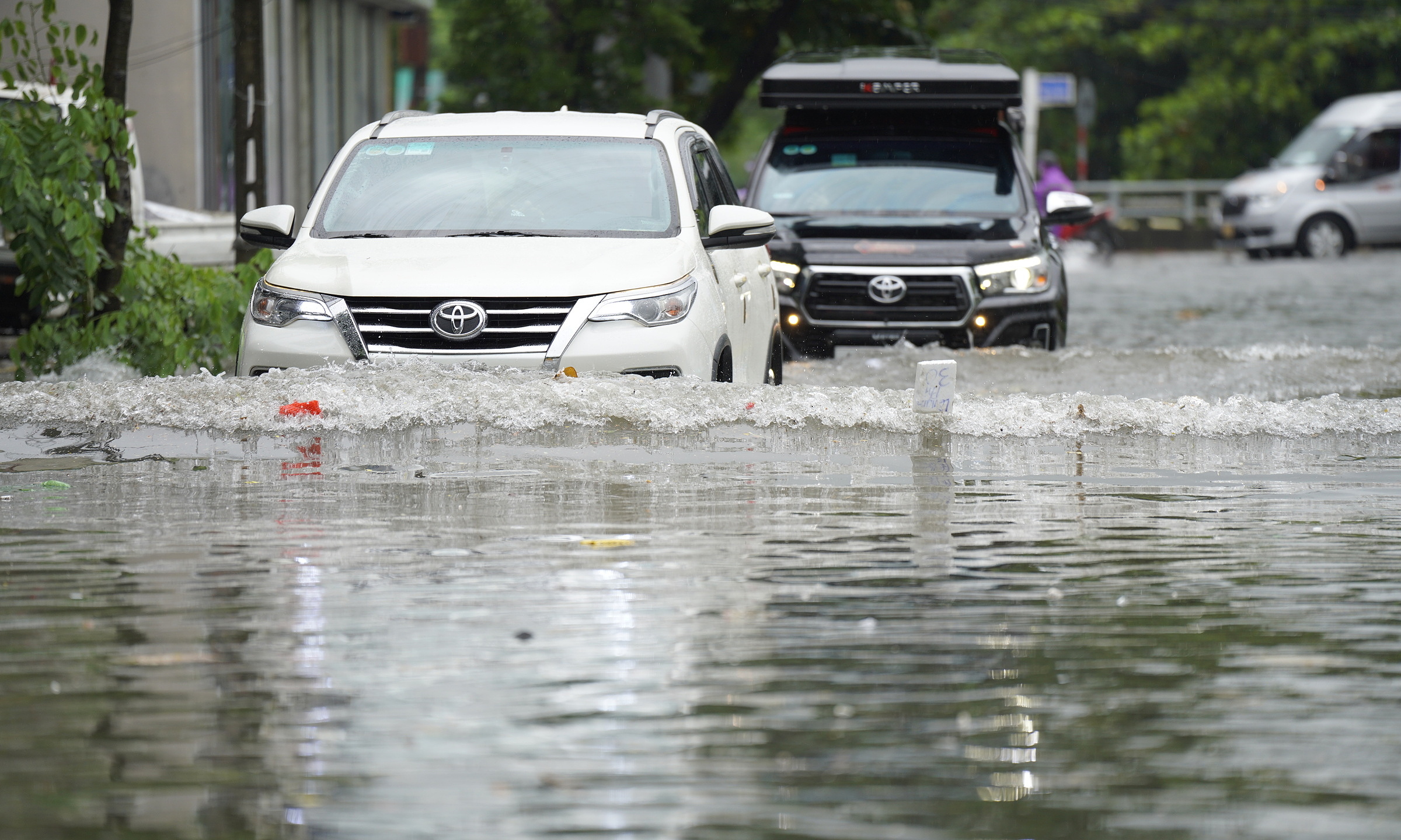 Heavy rain, Central Vietnam faces high risk of deep flooding, flash floods